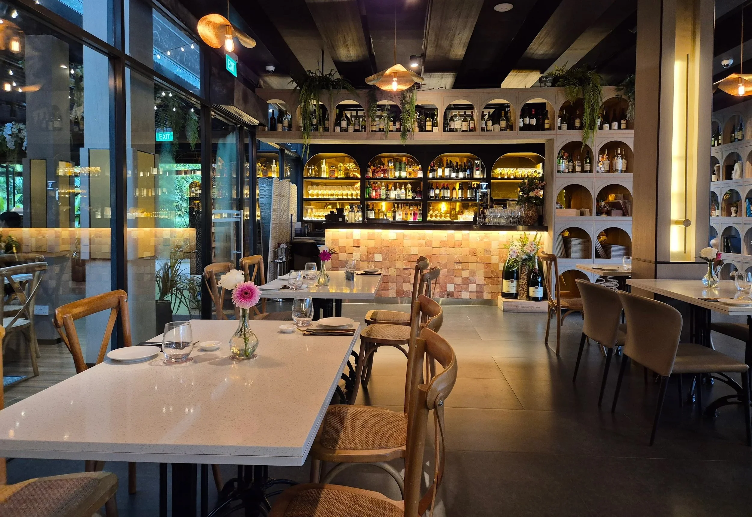 The Ultimate Guide to After-Work Drinks, Dining & Corporate Venues in Singapore’s CBD